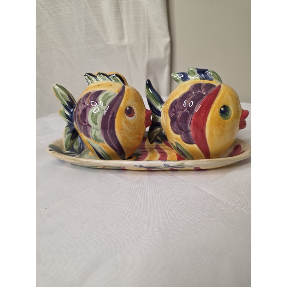 Tabletops "Under The Sea" Salt And‎ Pepper Shakers And Tray